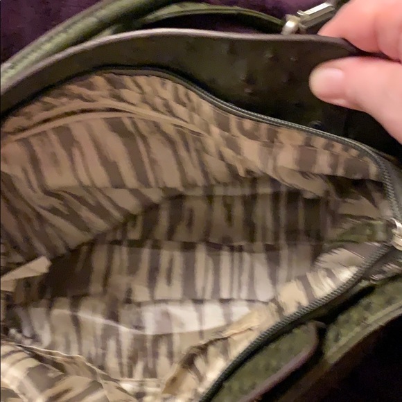 MED SIZED BAG WITH 2 HANDLES, 1 LG AND 2 SM COMP’S - Picture 2 of 3